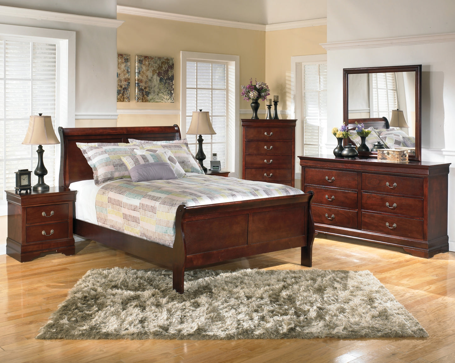 Alisdair Twin Sleigh Bed with Mirrored Dresser, Chest and 2 Nightstands