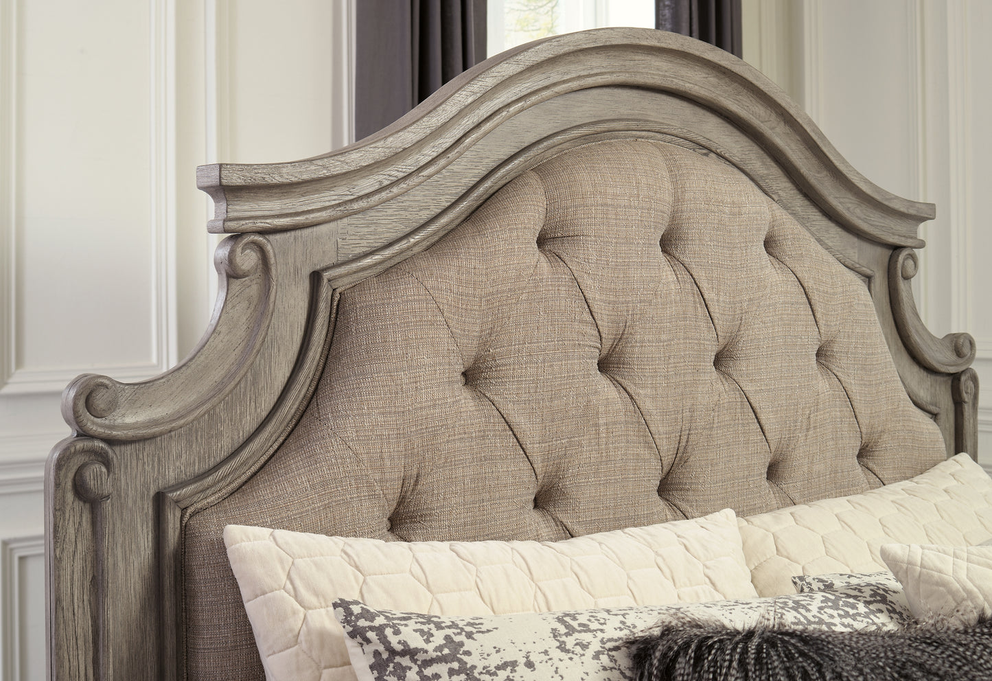 Lodenbay  Panel Bed